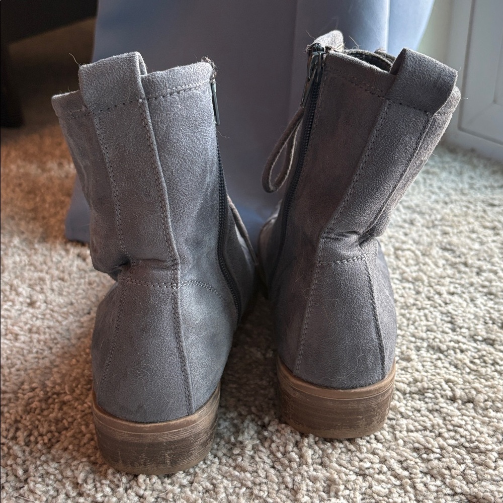 Gray Lace-Up Ankle Boots - Picture 4 of 5